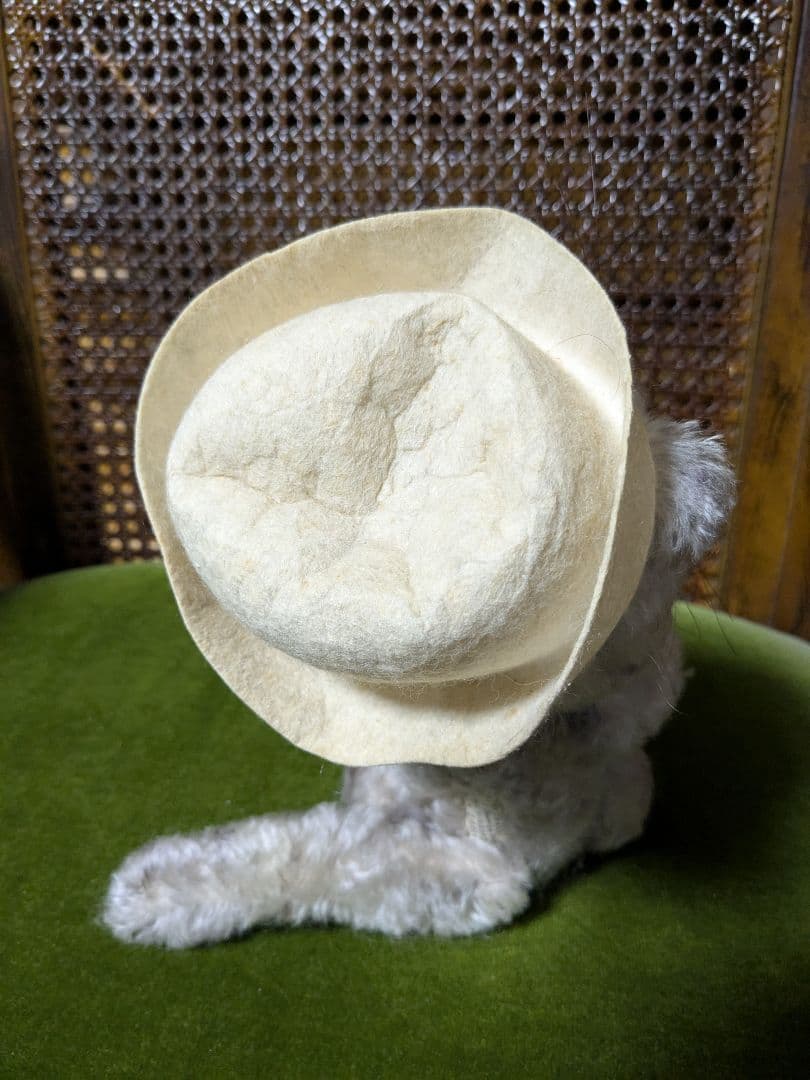 加藤日砂　切株のガーリィキャット