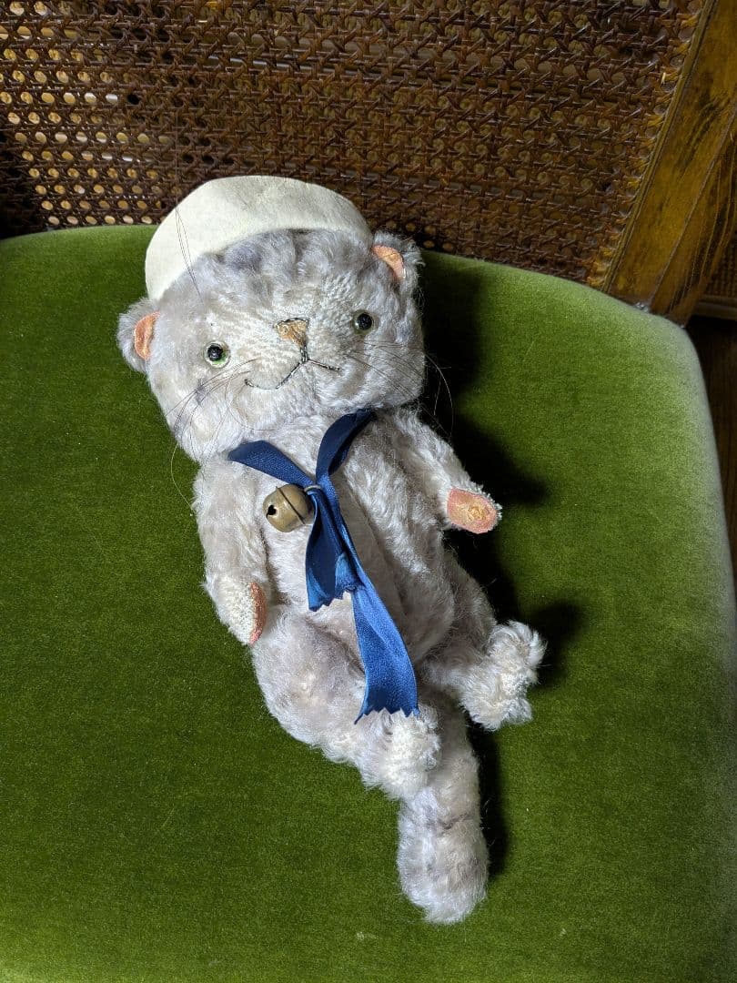 加藤日砂　切株のガーリィキャット