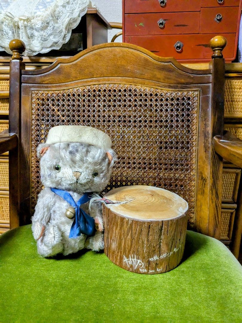 加藤日砂　切株のガーリィキャット