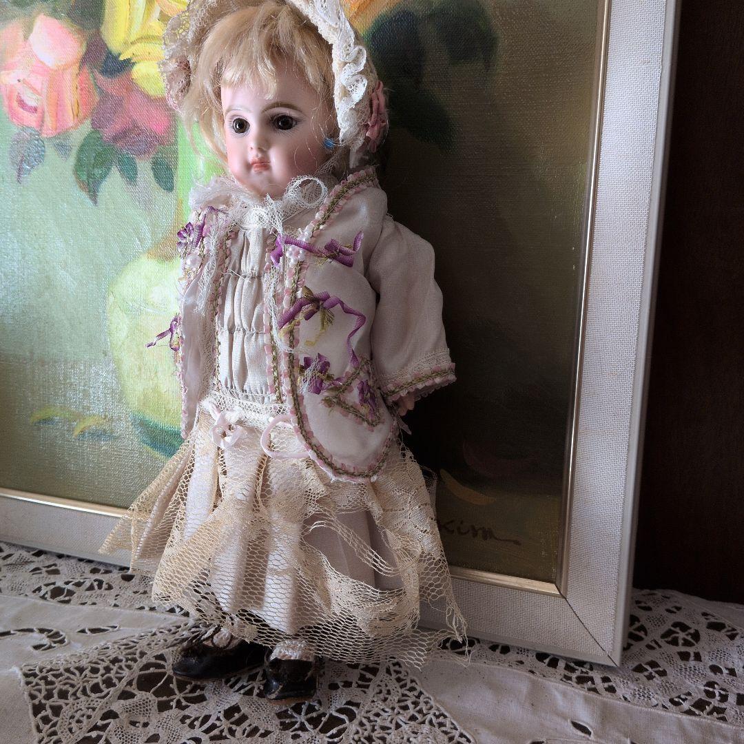 アンティークビスクドールのアンティーク生地のドレス