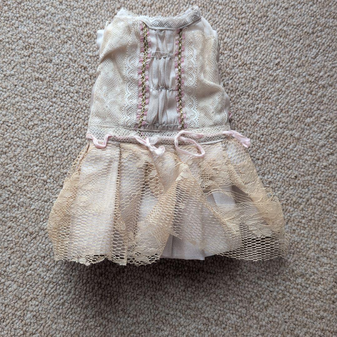 アンティークビスクドールのアンティーク生地のドレス