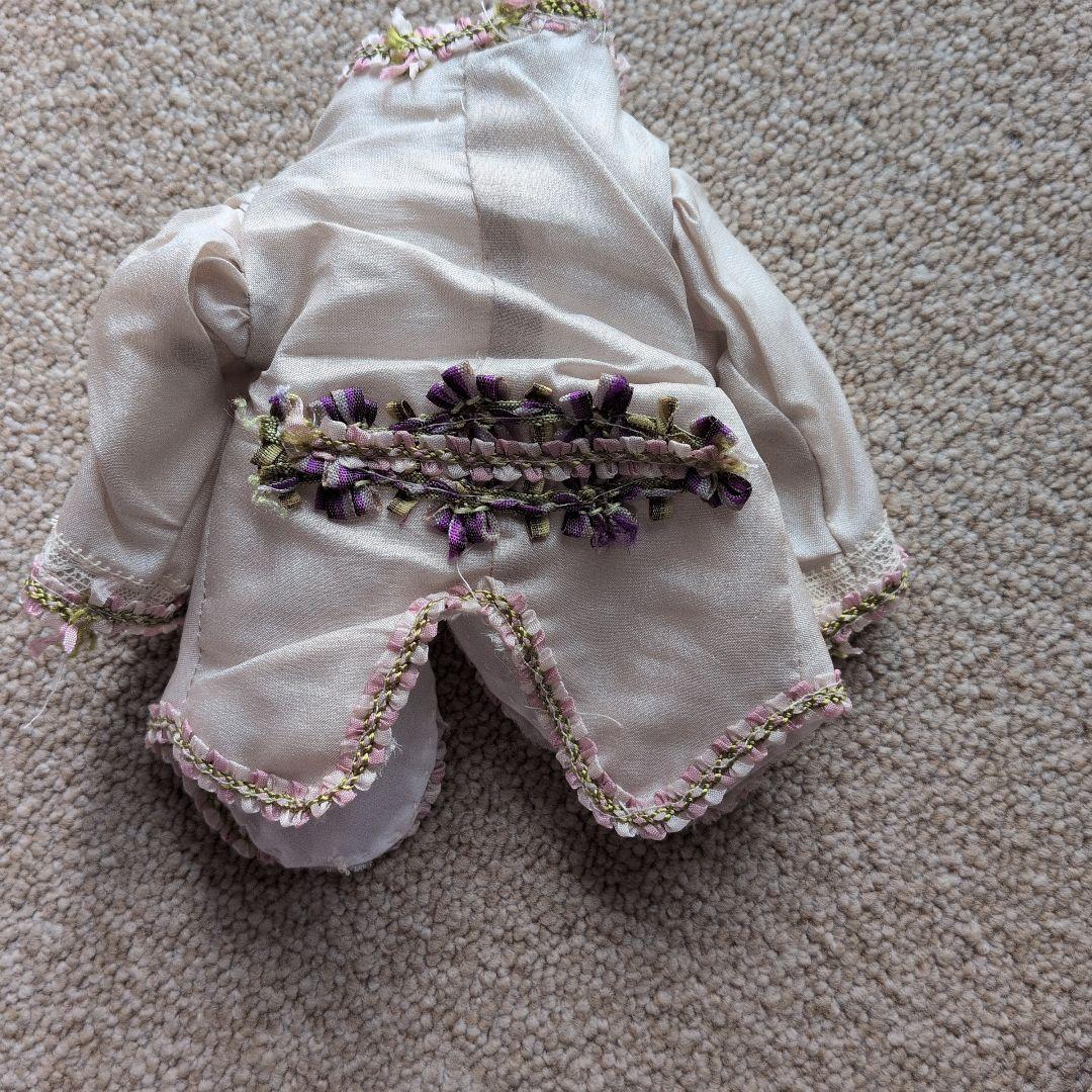 アンティークビスクドールのアンティーク生地のドレス