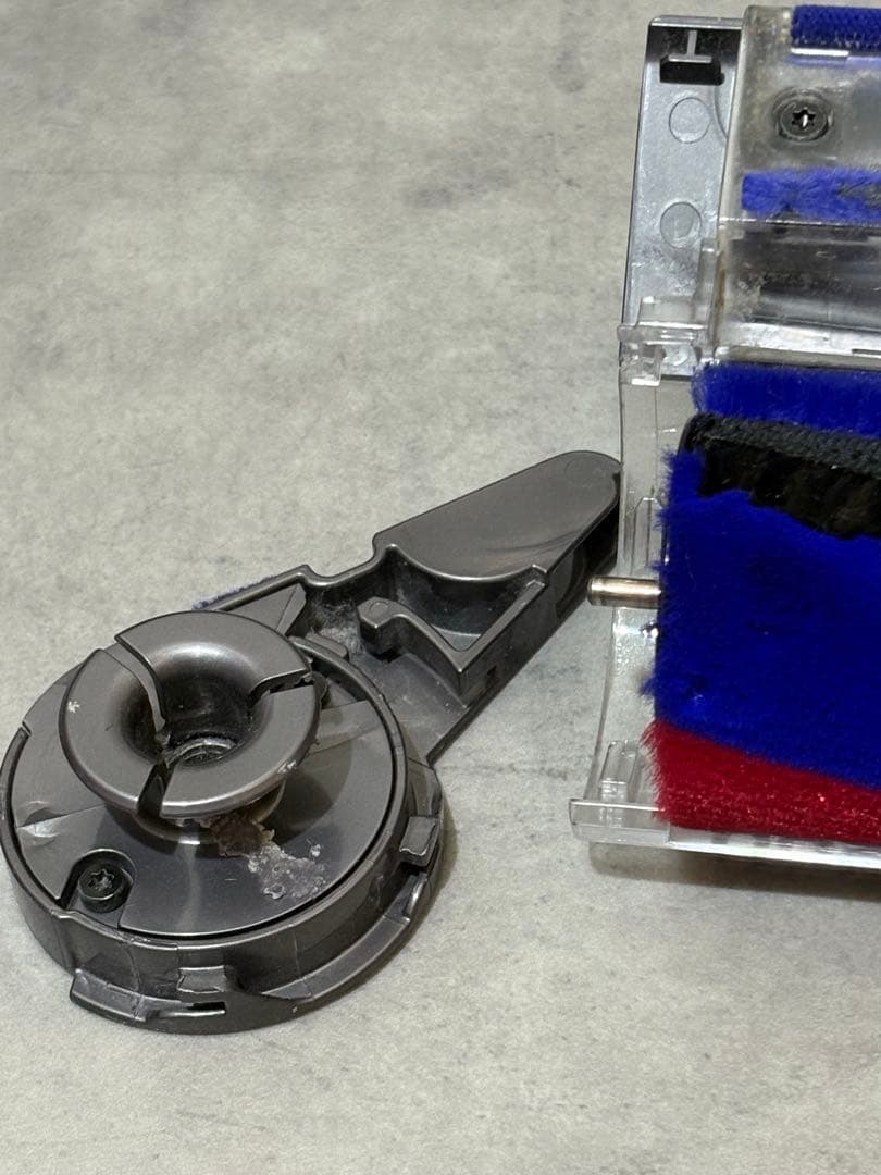 Dyson V8 Slim Fluffy+ サイクロン式 コードレス掃除機