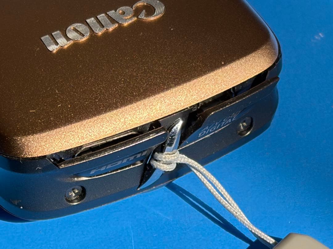 Canon IXY Digital 930 IS ゴールド