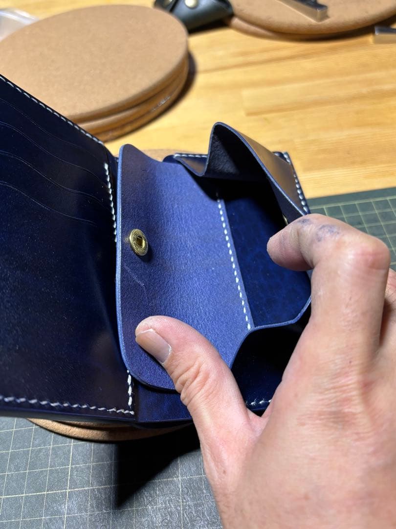 ミドルウォレット　ベルギー産　ルガト　ハンドメイド【訳あり】