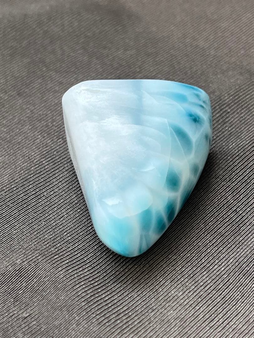 天然石☆ラリマー原石①４０mm×２９ｍｍ☆濃いブルーの海のように美しい模様！！