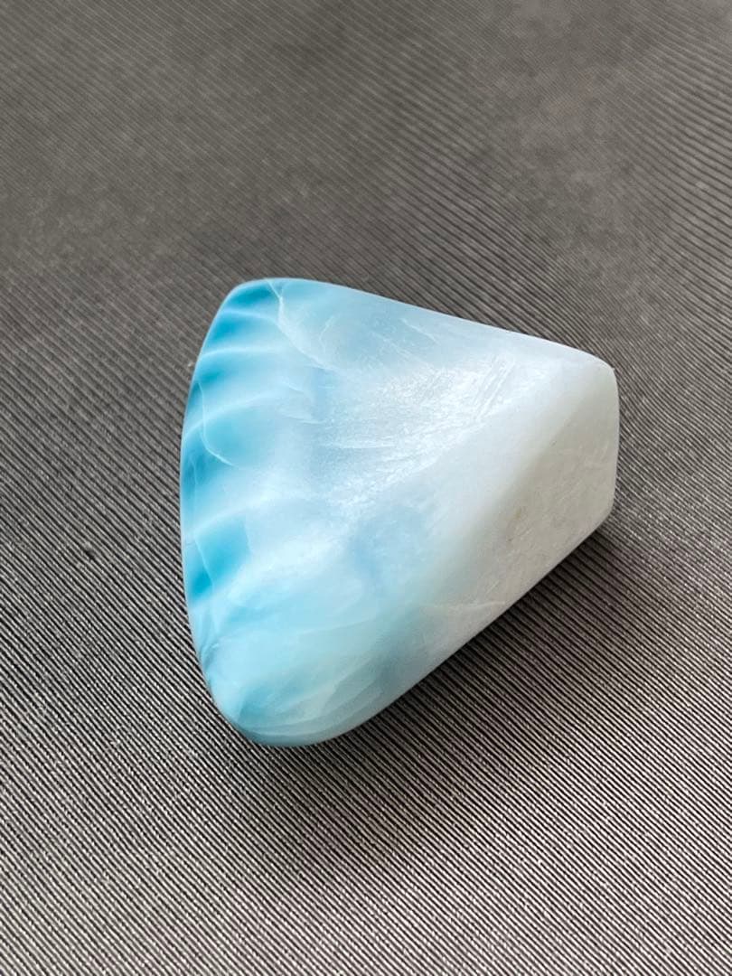 天然石☆ラリマー原石①４０mm×２９ｍｍ☆濃いブルーの海のように美しい模様！！