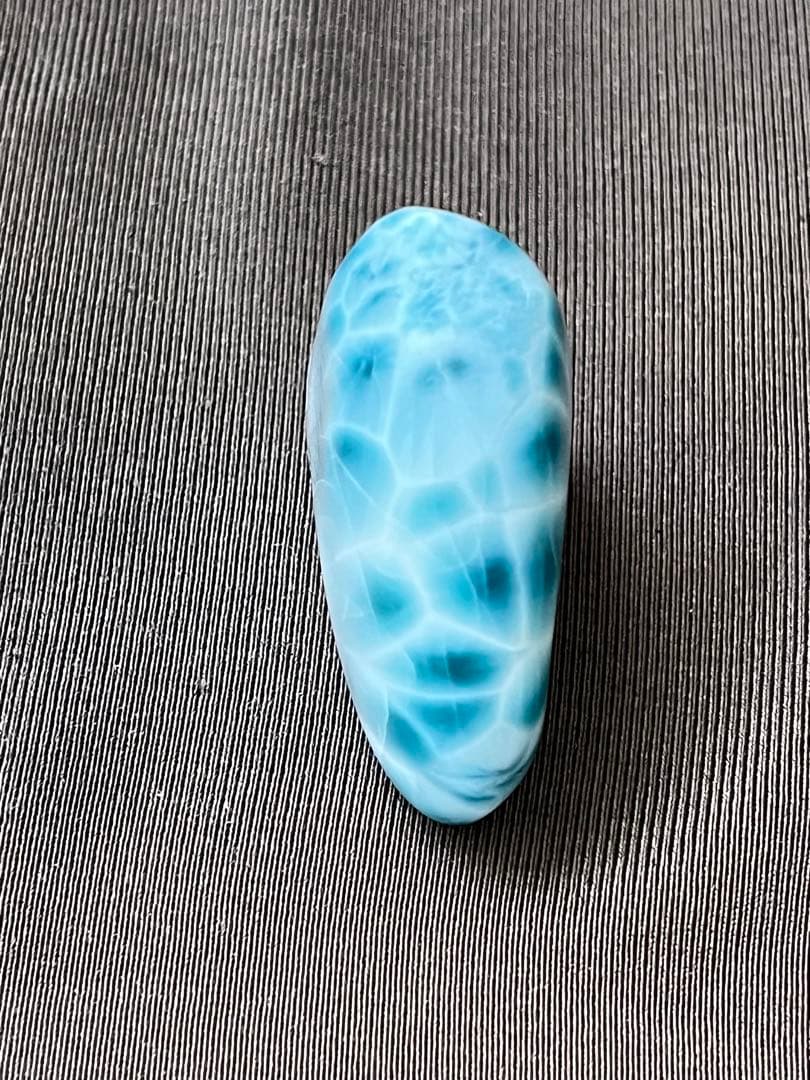 天然石☆ラリマー原石①４０mm×２９ｍｍ☆濃いブルーの海のように美しい模様！！