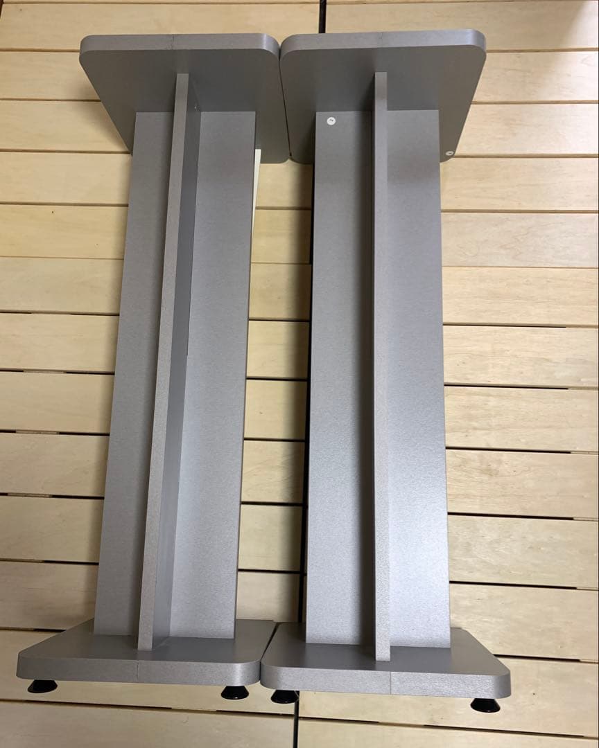 ぽんでりんぐ　zaor スピーカースタンド　白