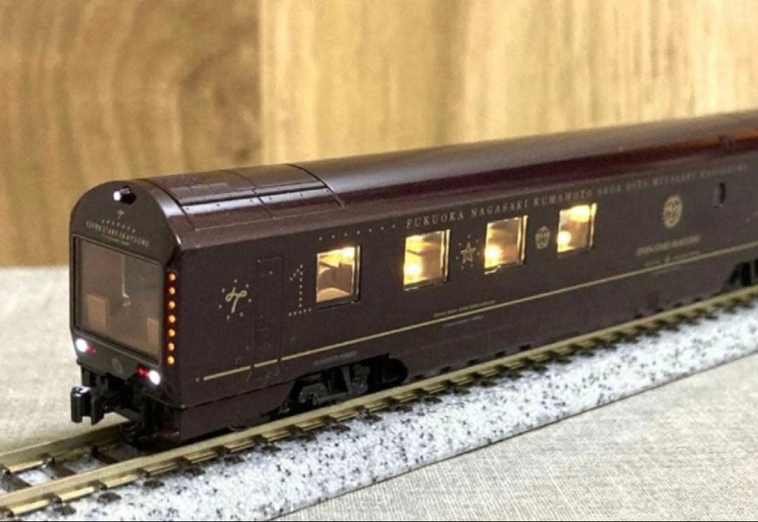 KATO　「ななつ星in九州」　クルーズトレイン　8両セット