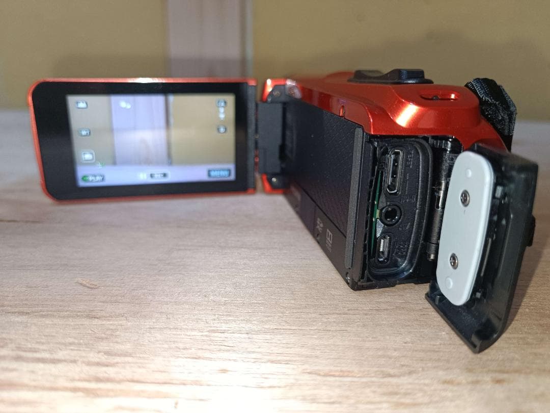 【防水/防塵/耐衝撃/耐低温】JVC Everio R GZ-RX680-D