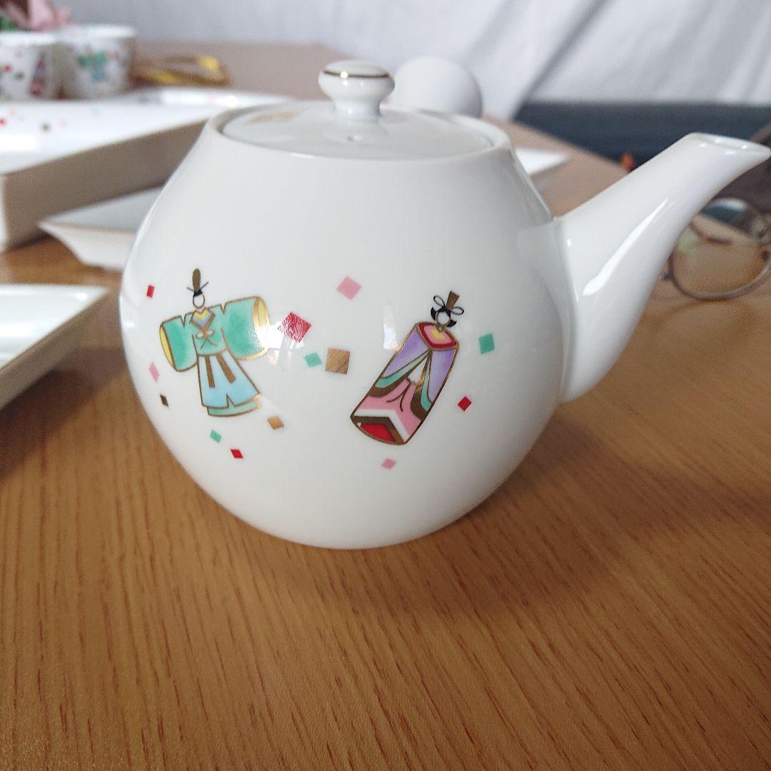 新品未使用品【庫山窯】前畑陶器、ひな祭り食器１２点セット、湯飲み、急須