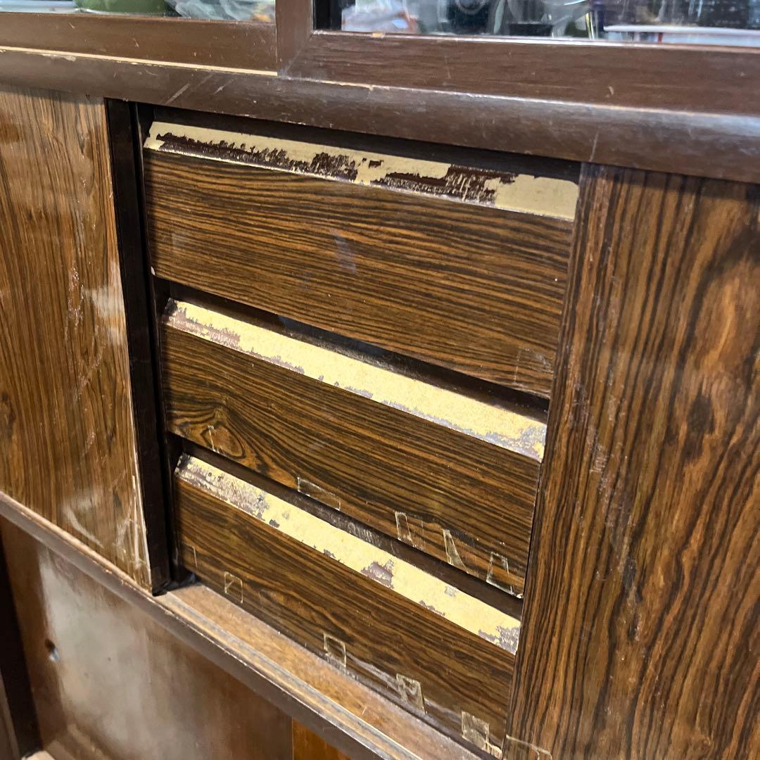 引取割引します！値下昭和木製食器棚 ガラス扉付　発送2月ですと21から23日迄