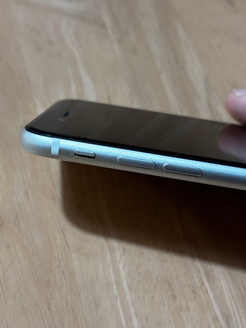 iPhone SE (第2世代) 本体