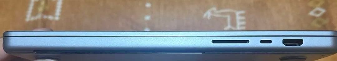 極美MacBookPro 16インチ M1 32/500GB 16コア充放電2回