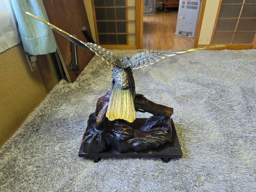 鷲　置物
