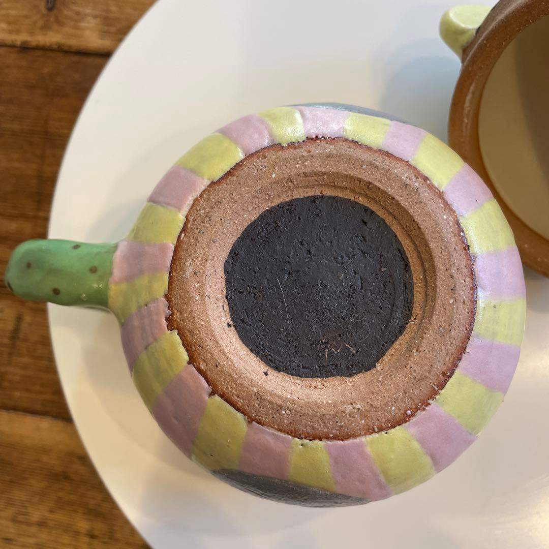 小林美風さん　水玉帽子が可愛い蓋つきマグカップ　スープカップ　ピンクイエロー