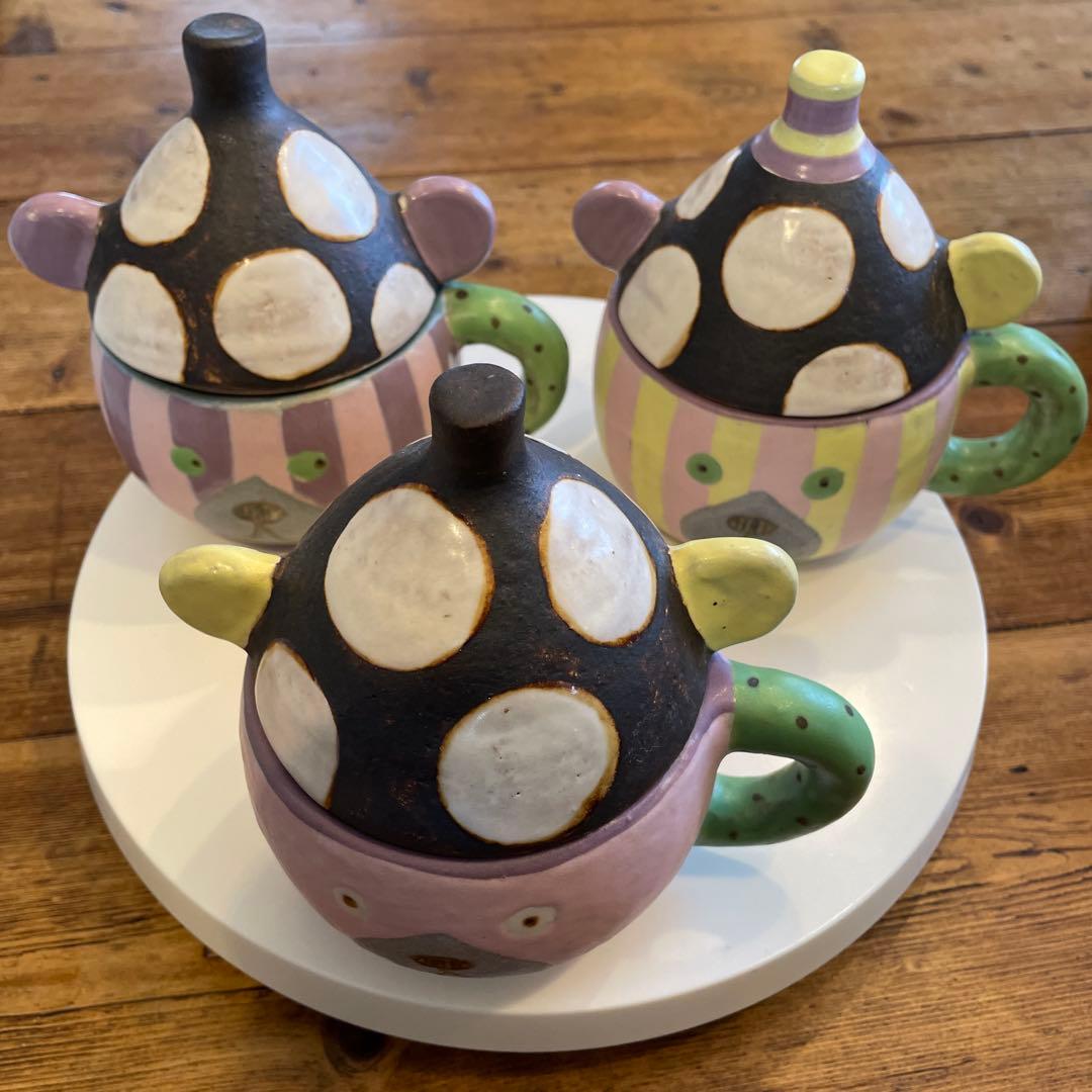 小林美風さん　水玉帽子が可愛い蓋つきマグカップ　スープカップ　ピンクイエロー