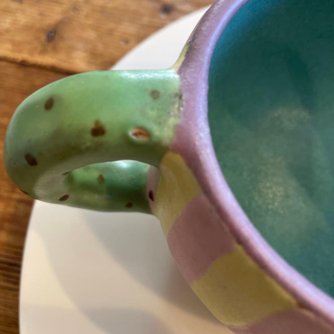 小林美風さん　水玉帽子が可愛い蓋つきマグカップ　スープカップ　ピンクイエロー