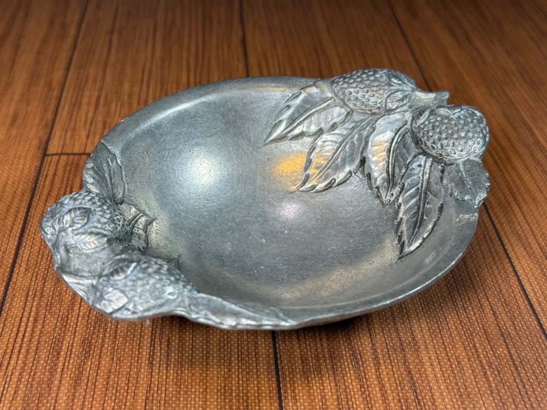 【アンティーク】ピューター製 小物入れ イチゴ