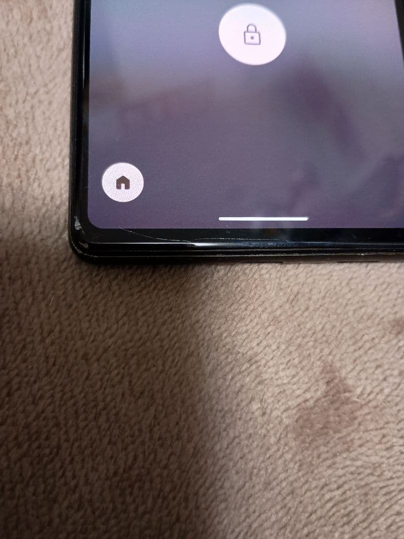 B*y様 スマートフォン本体 黒色 画面傷あり