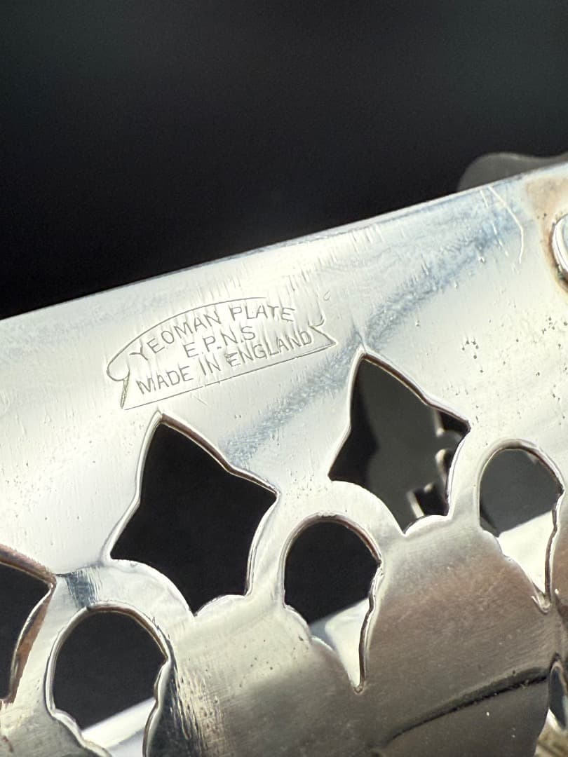 英国アンティーク Yeoman Plate 銀メッキ ナプキンホルダー／トレイ