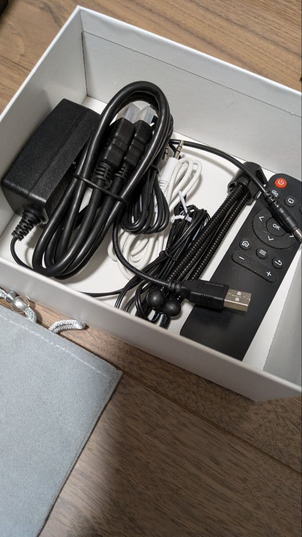 UENO-mono ミニスマートプロジェクター KABENI