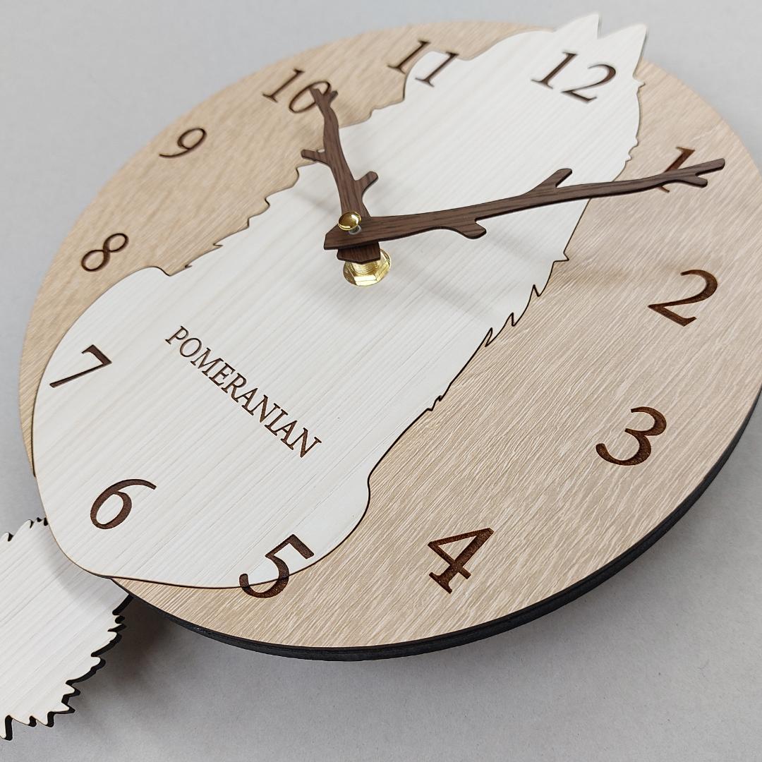 【期間限定値下げ】【静音】名入れ　しっぽ 振り子　ポメラニアン　白　掛け時計