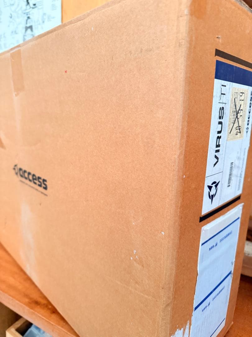 access Virus TI Polar　元箱あり　美品