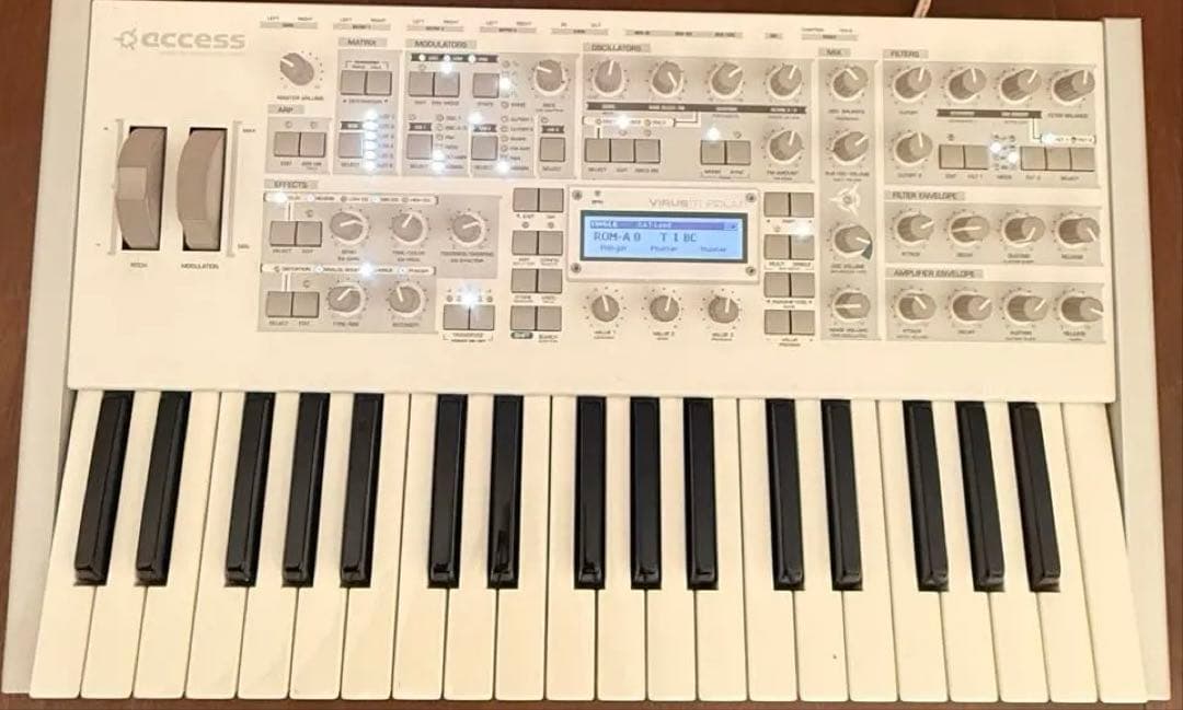 access Virus TI Polar　元箱あり　美品