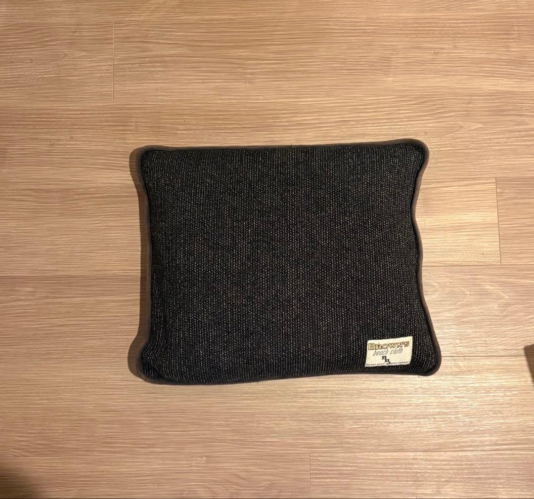 BROWN'S BEACH ダークグレー クッション