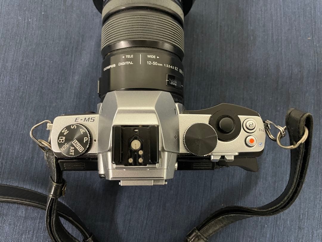 オリンパス　OLYMPUS OM-D E-M5 デジタル一眼レフ　セット売り