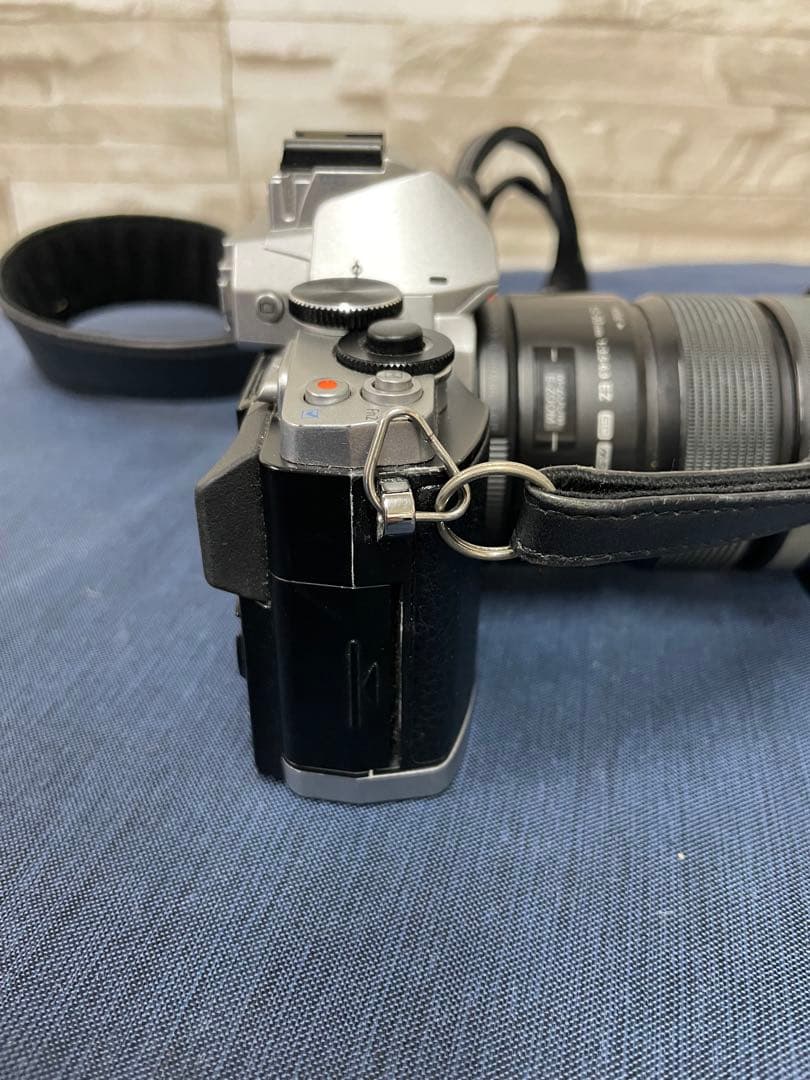 オリンパス　OLYMPUS OM-D E-M5 デジタル一眼レフ　セット売り
