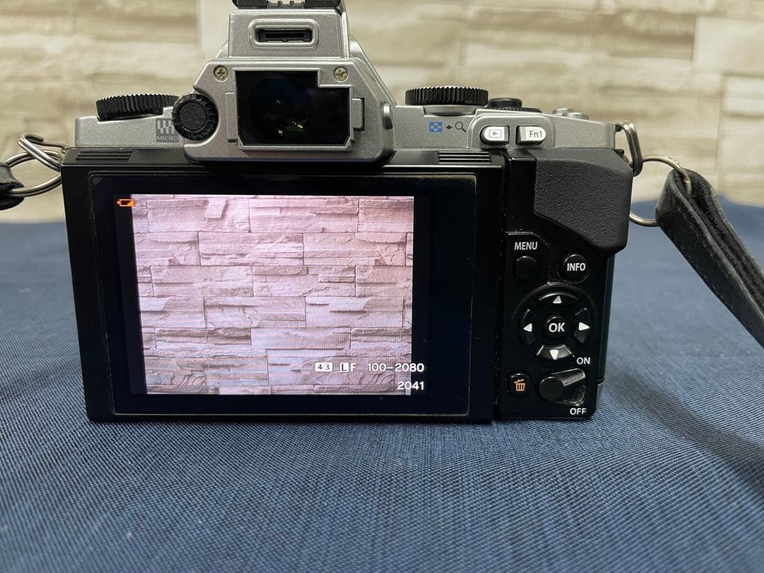 オリンパス　OLYMPUS OM-D E-M5 デジタル一眼レフ　セット売り