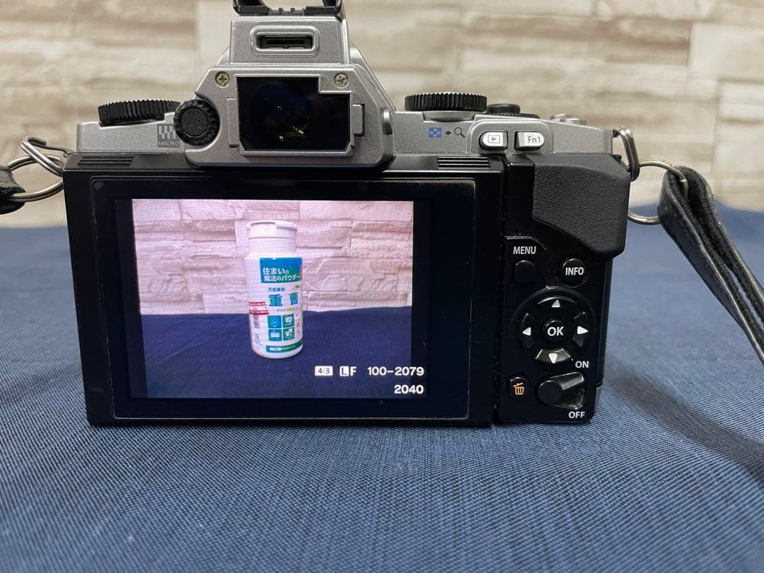 オリンパス　OLYMPUS OM-D E-M5 デジタル一眼レフ　セット売り