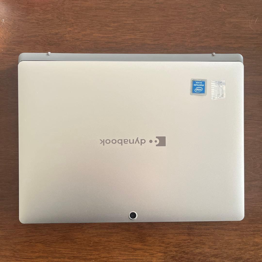 dynabook k60/fs タブレットパソコン 充電器付き