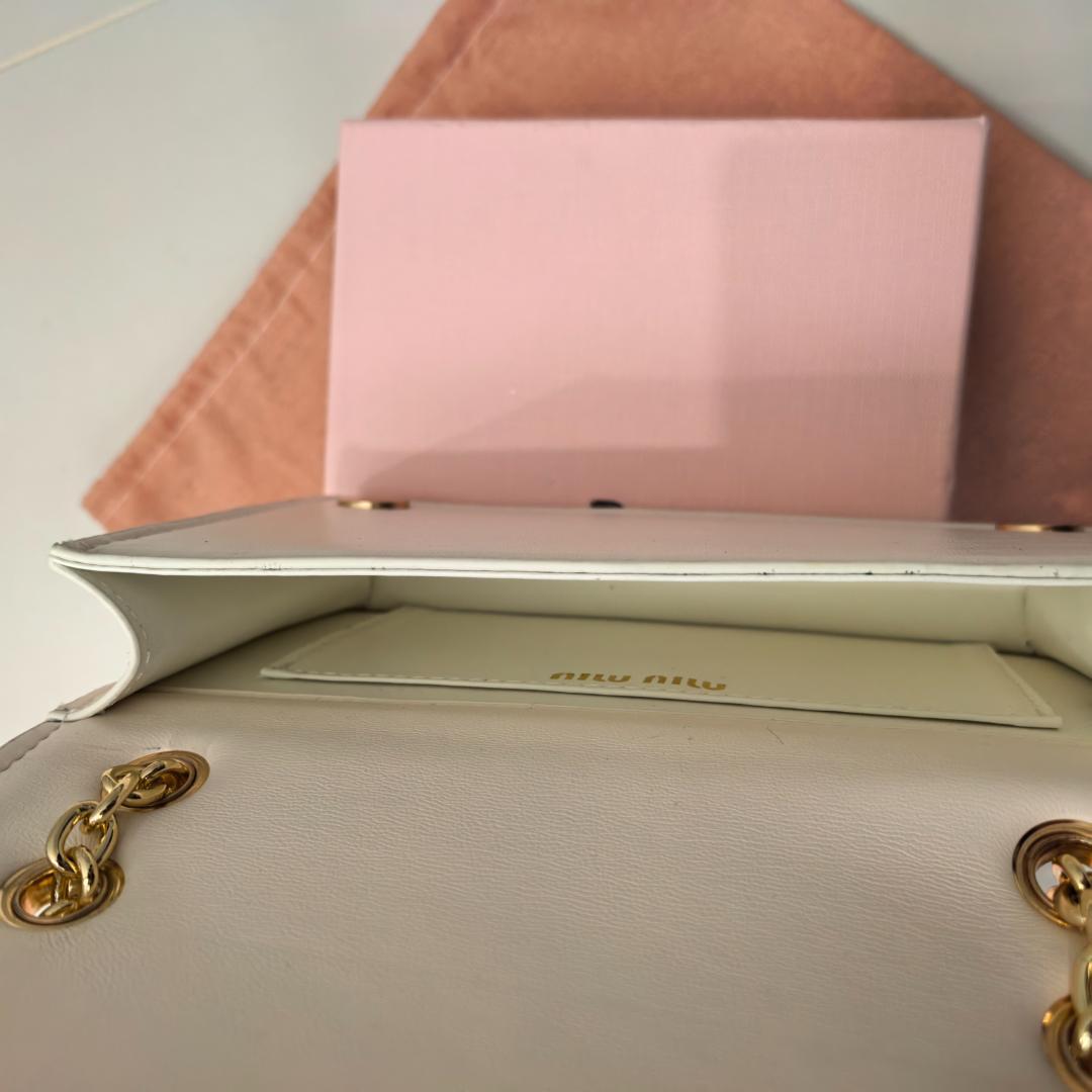 極美品 チェーンショルダーバッグ