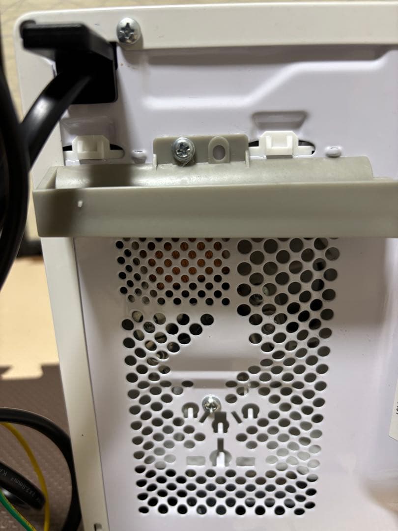 電子レンジ 2023年製 comfee 極美品 . (95% new). 黒/白