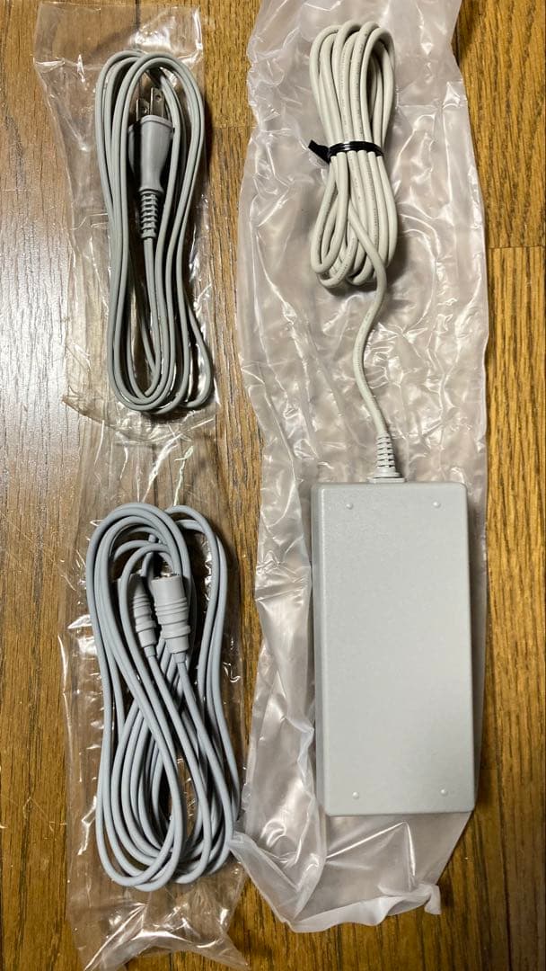 SHARP AQUOS 13V型液晶カラーテレビ LC-13S4-S シルバー