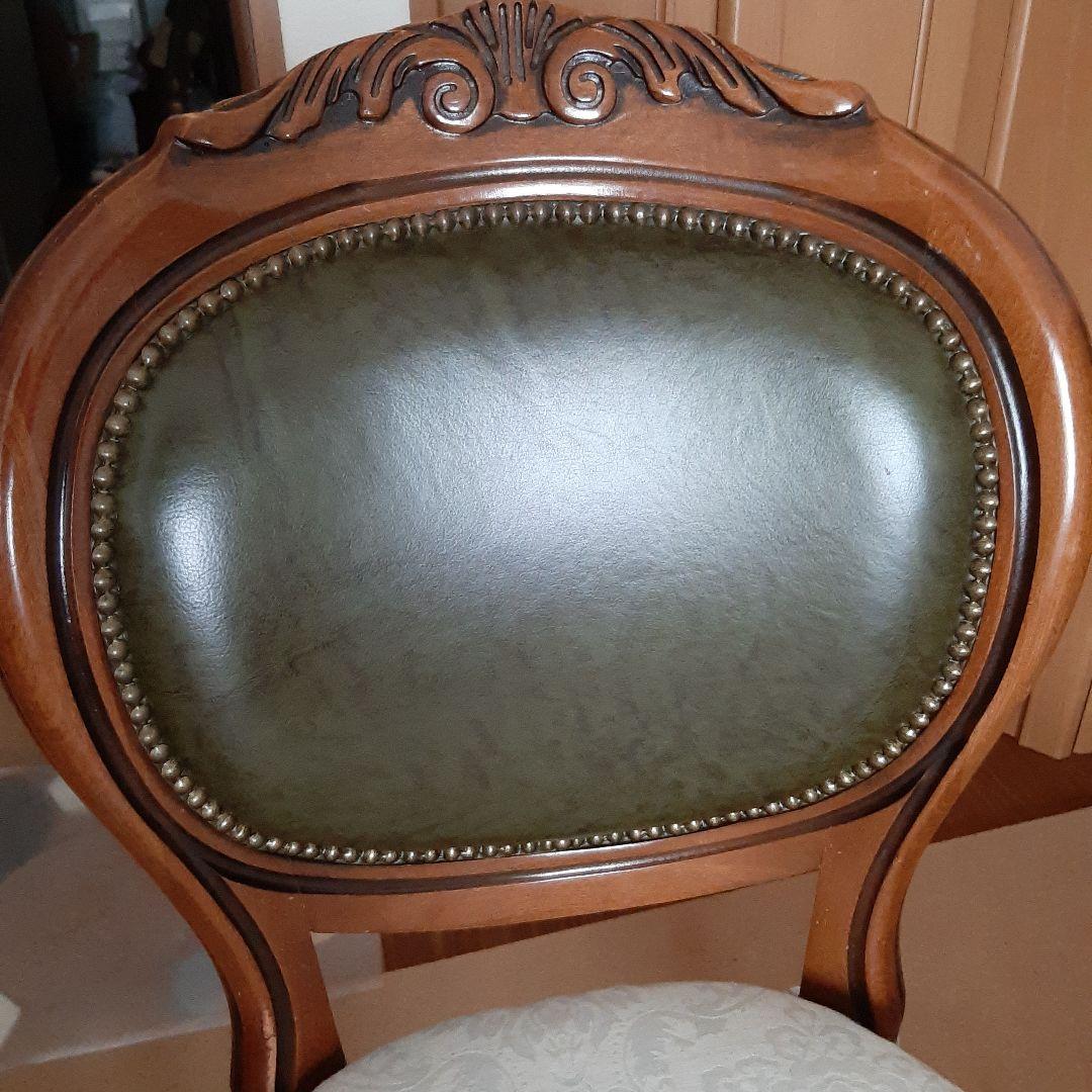 イタリアンダイニングチェア　クラシック　木彫り　猫脚