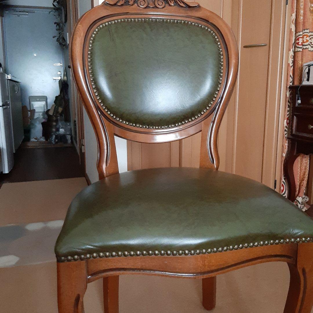 イタリアンダイニングチェア　クラシック　木彫り　猫脚