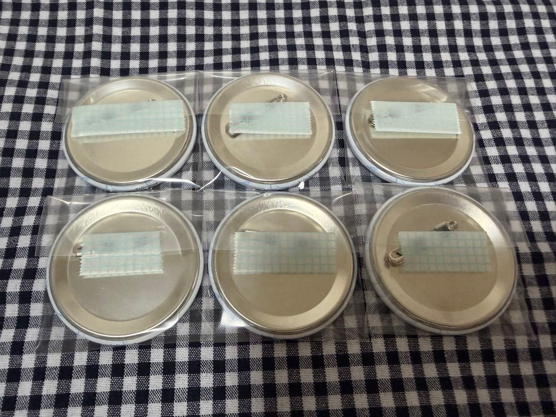 進撃の巨人 進撃の巨人展 アニ 原作 缶バッジ