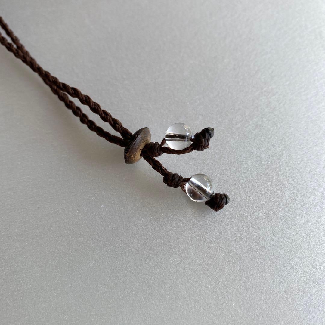 月のかけら　さんで購入した、ラブラドライトのマクラメペンダント