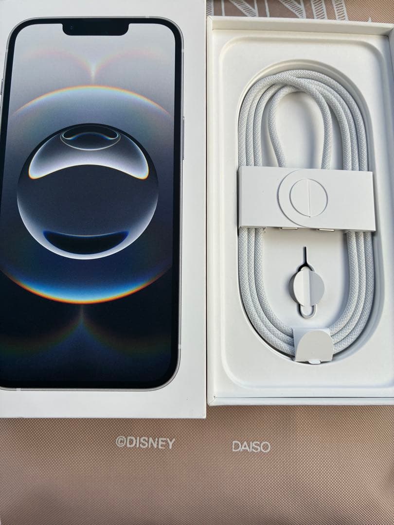 【ほぼ未使用に近い極美品】Apple iPhone16e 128GB ホワイト