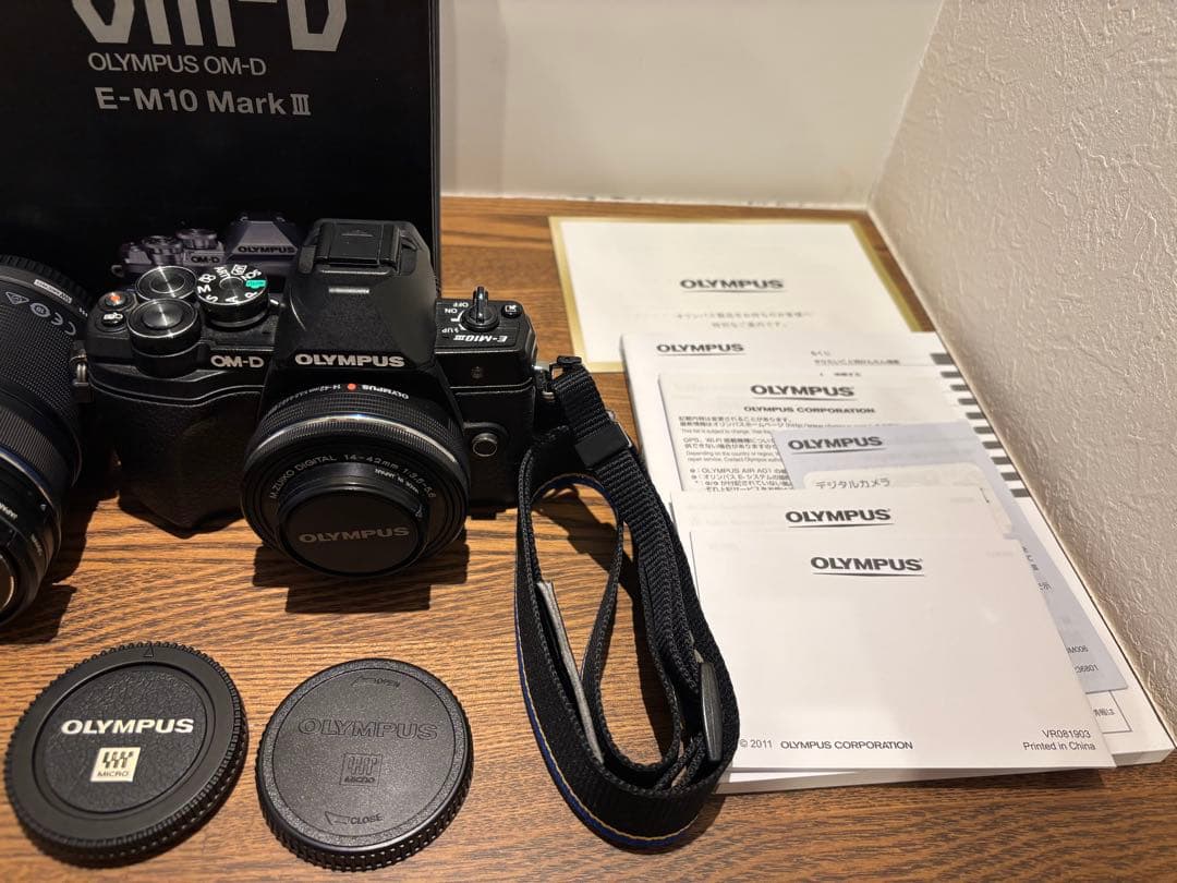 のき　OLYMPUS E-M10 Mark III 本体　レンズ2本　一式