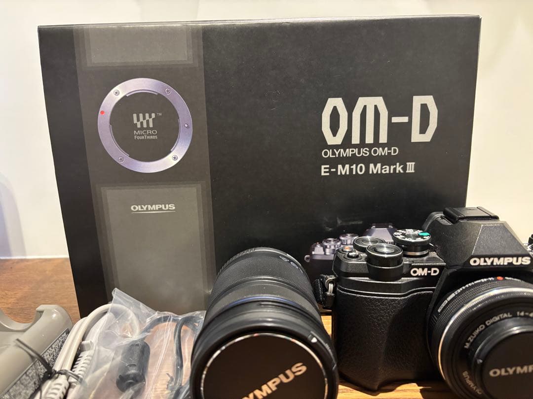 のき　OLYMPUS E-M10 Mark III 本体　レンズ2本　一式