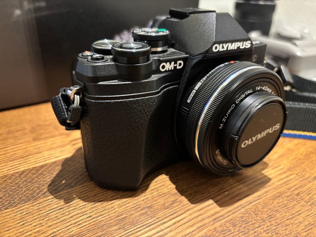 のき　OLYMPUS E-M10 Mark III 本体　レンズ2本　一式
