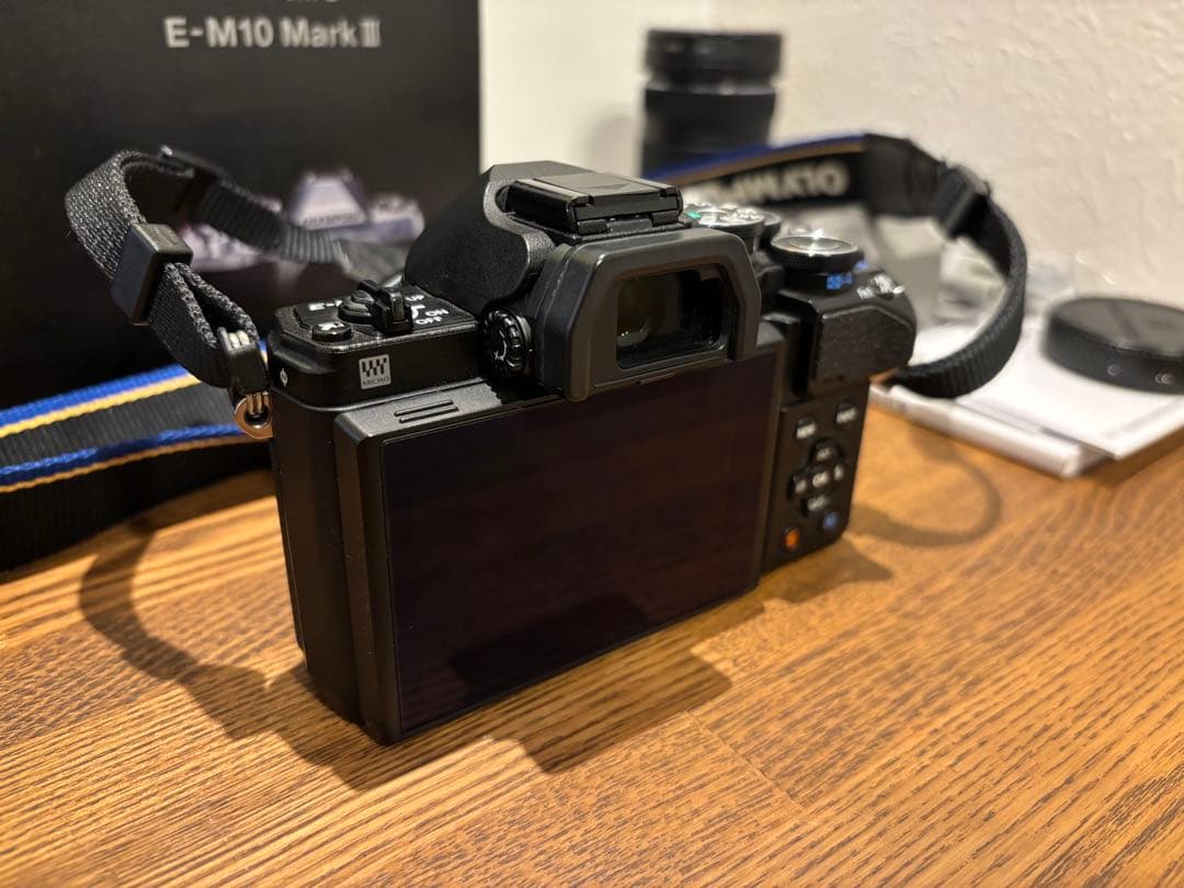 のき　OLYMPUS E-M10 Mark III 本体　レンズ2本　一式