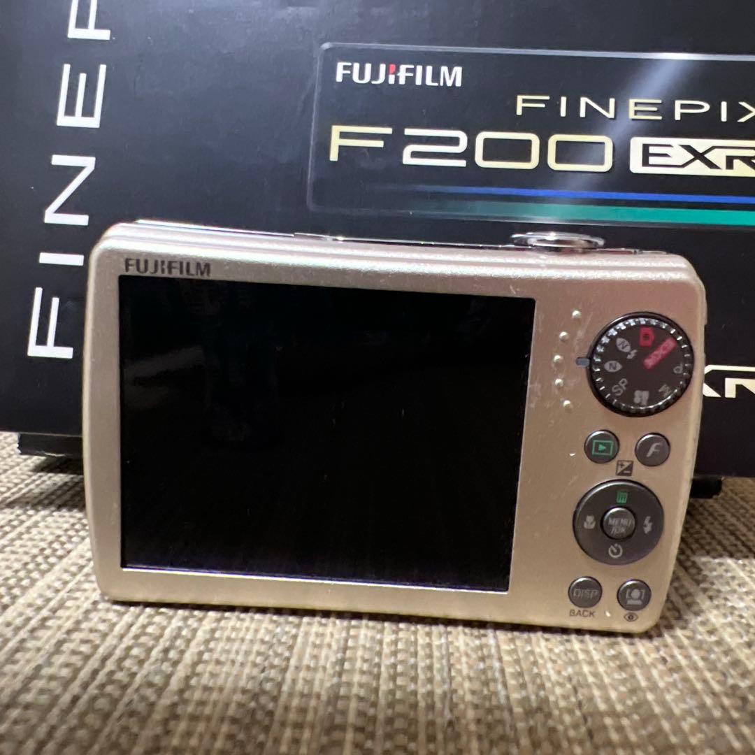 【ジャンク品】FUJIFILM FinePix F200 EXR