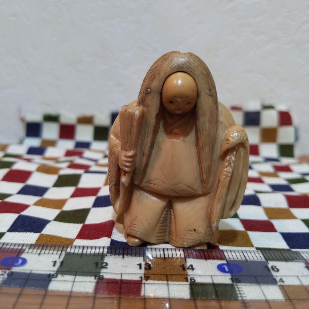 時代提げ物 面変絡繰根付 在銘 天然素材 高5.2cm幅3.9cm重30ｇ緻密彫